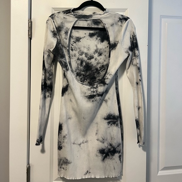 Superdown Ashanti Backless Dress size L SOLD OUT - Picture 3 of 6